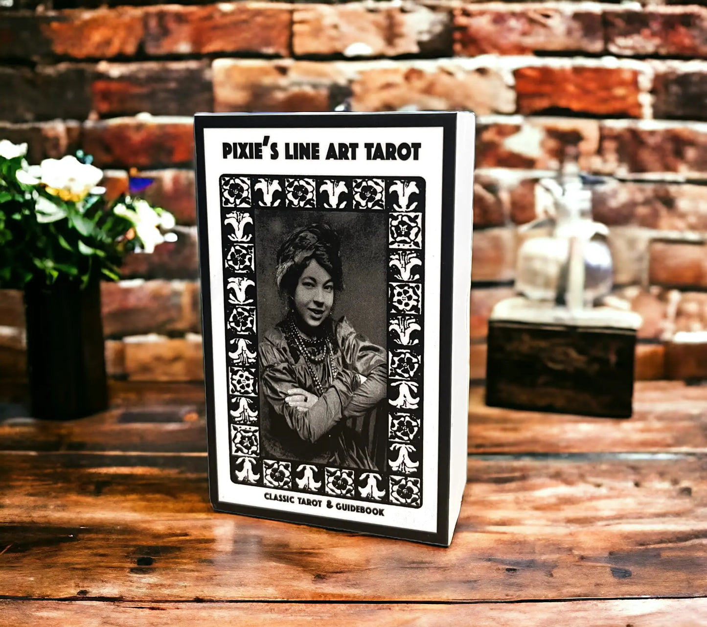 Pixie's Line Art Tarot & 100 Page Guide | Linen Finish | - Oneness emporium