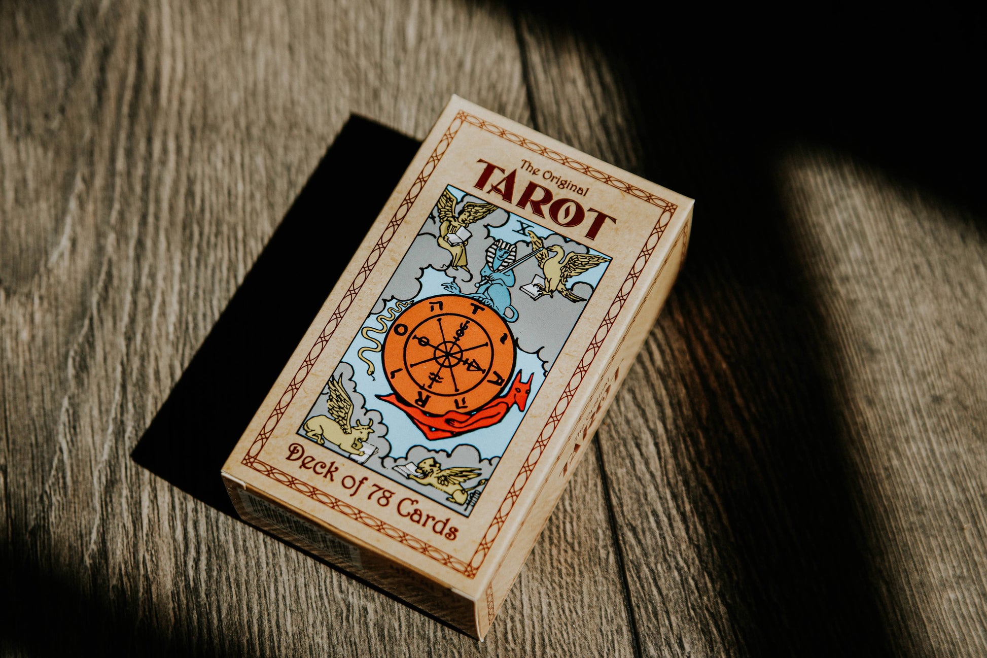 Original Tarot cards deck with simple symbolic design alternative to Rider Waite tarot