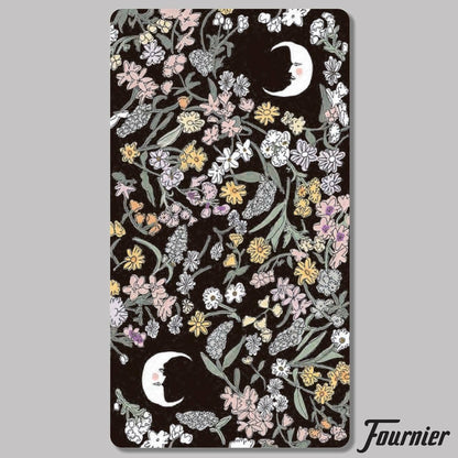 Tarot de Carlotydes by Carlota Santos featuring vibrant contemporary artwork inspired by classic Rider-Waite-Smith tarot symbolism and diverse cultural influences.